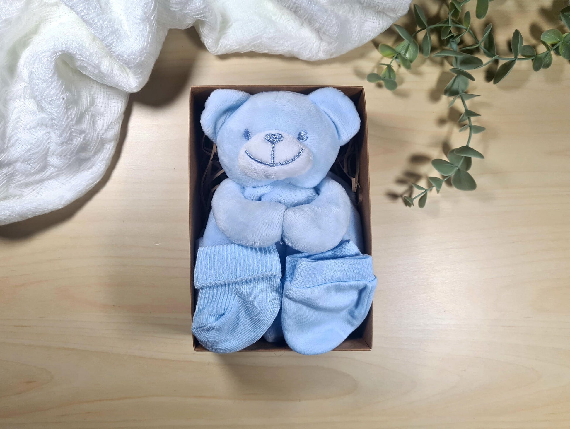 New Baby Gift Set, Baby Shower Gift Box for Newborn Boy or Baby Girl, Gender Neutral Unisex White Blue or Pink for New Born Baby Babyshower