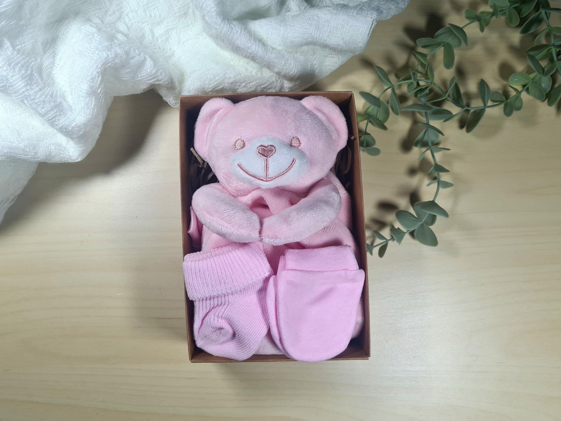 New Baby Gift Set, Baby Shower Gift Box for Newborn Boy or Baby Girl, Gender Neutral Unisex White Blue or Pink for New Born Baby Babyshower