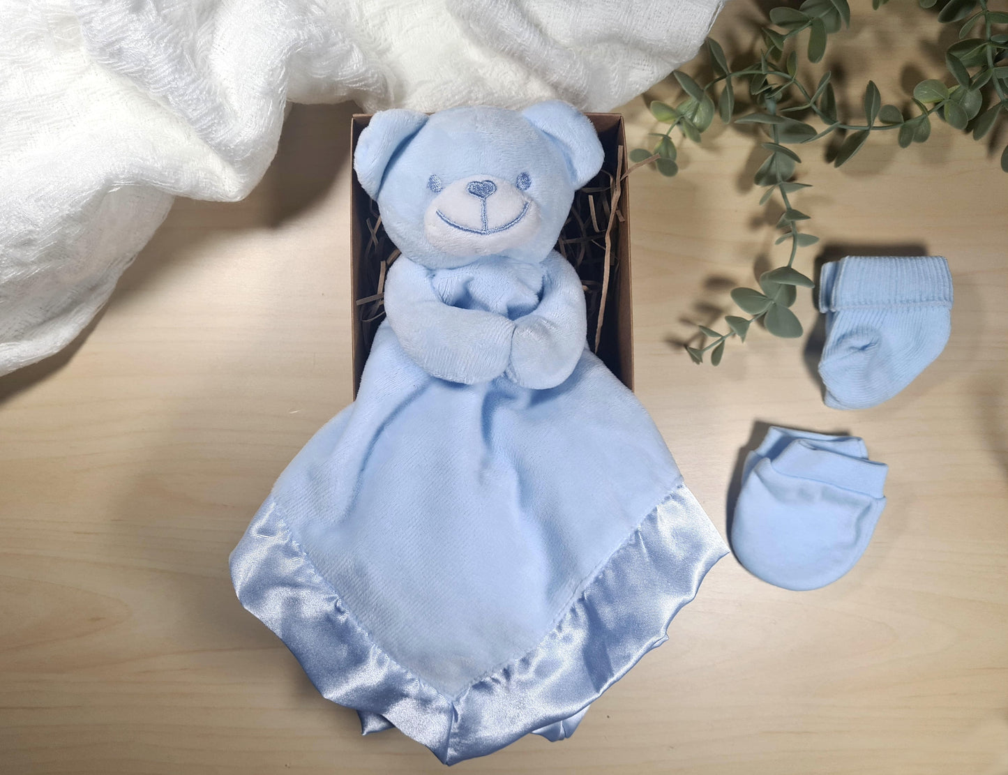 New Baby Gift Set, Baby Shower Gift Box for Newborn Boy or Baby Girl, Gender Neutral Unisex White Blue or Pink for New Born Baby Babyshower